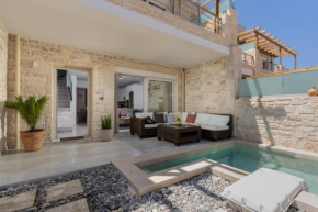 Villa Leon, Next to the beach !